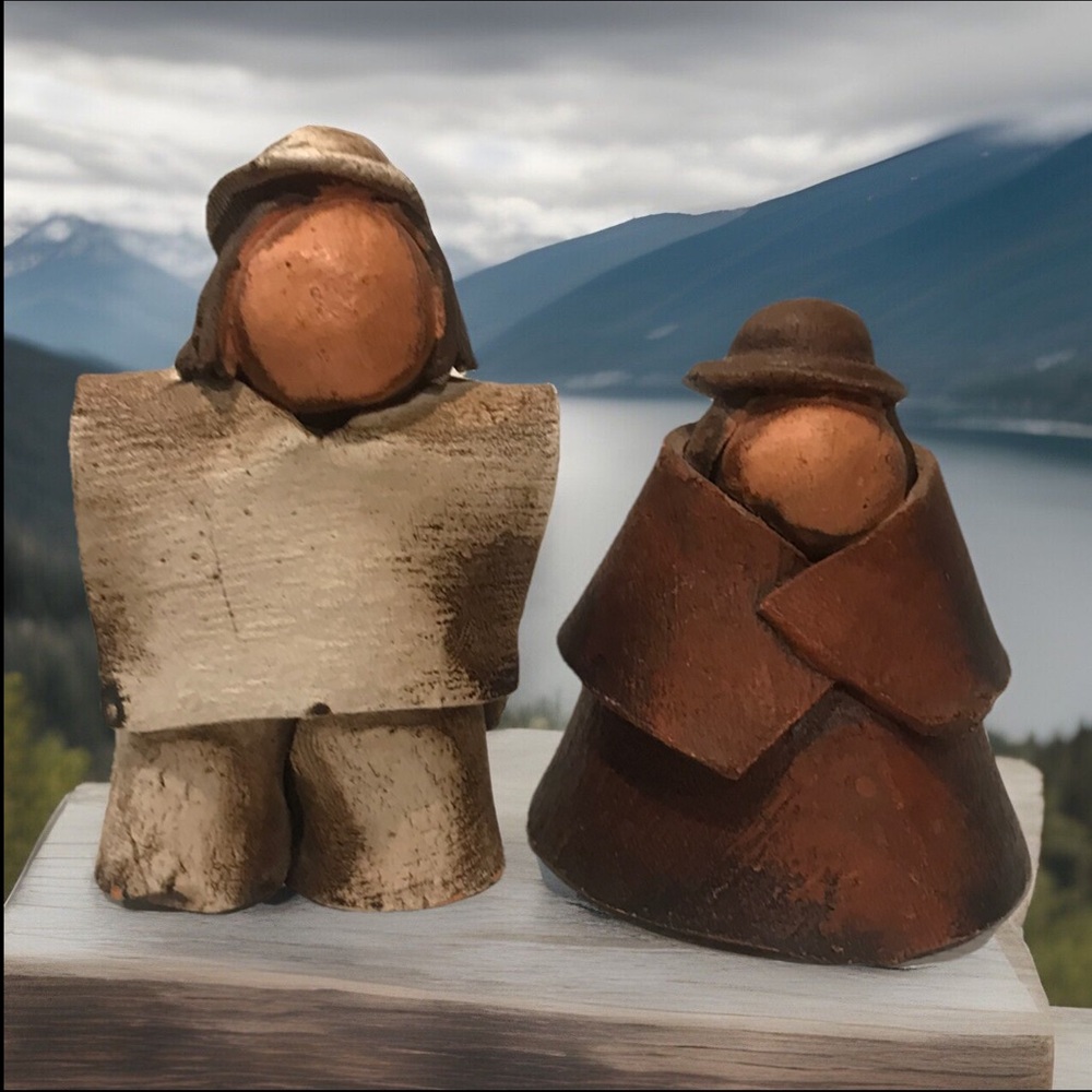 Artisan handmade Terra Cotta Clay Pottery Peruvian Folk Art Couple Very RARE EUC